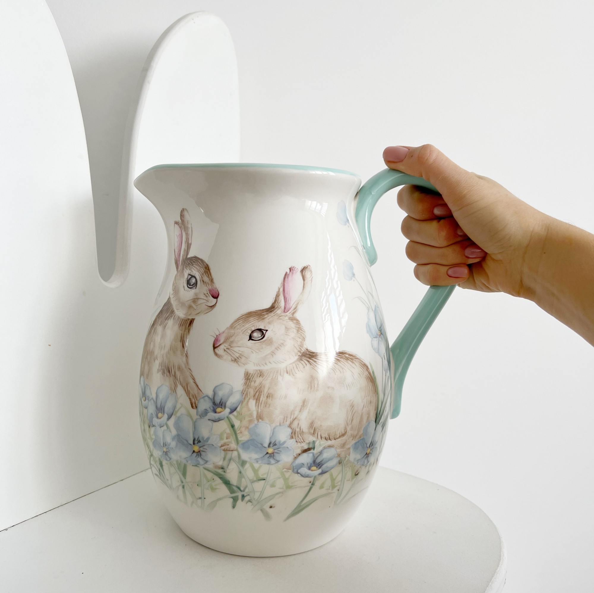 

Кувшин большой SoulDecor с ручкой керамический Easter bunny 4400 мл