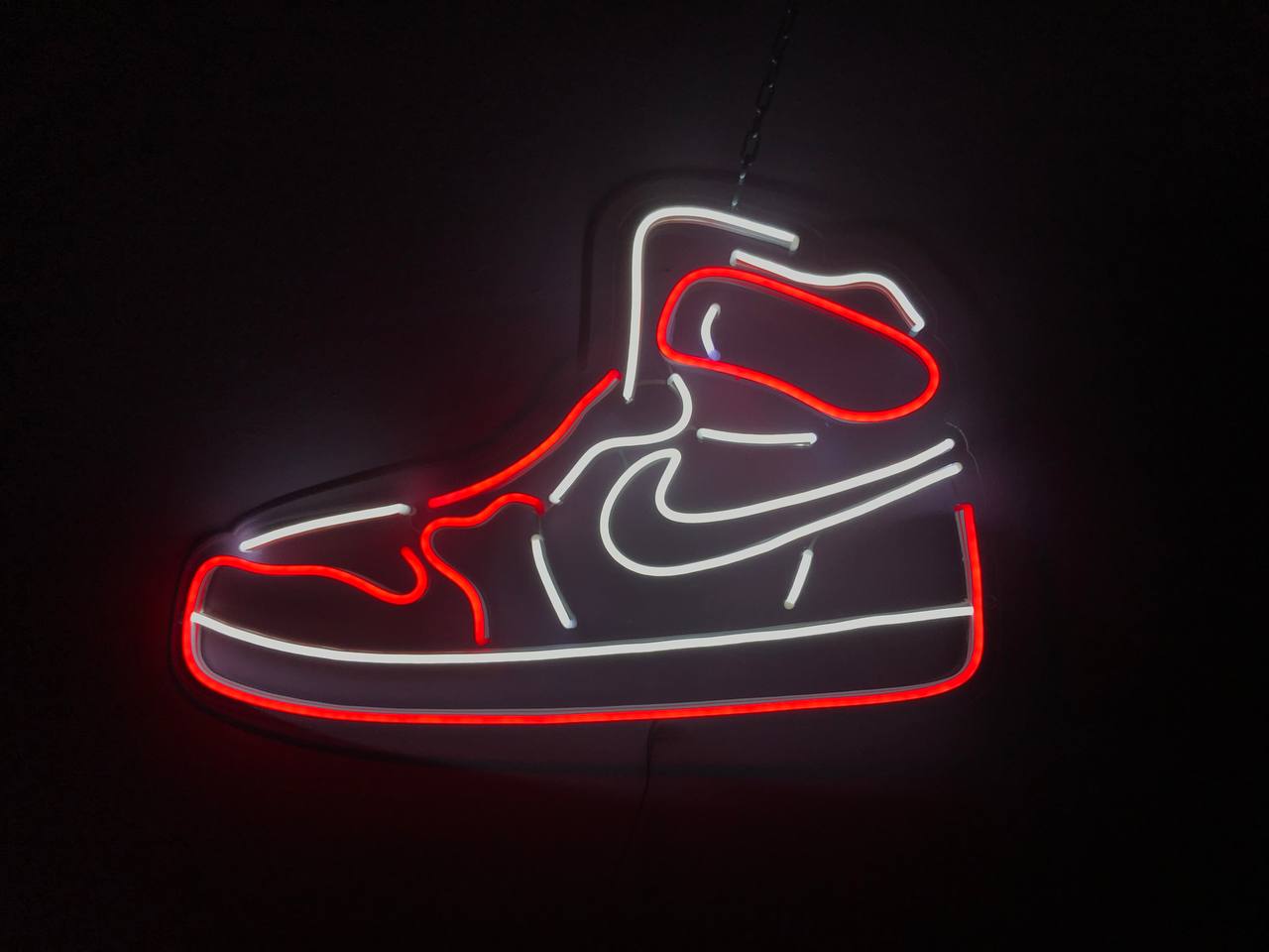 

Неоновый светильник Neon Lightning "Nike" Красный с белым