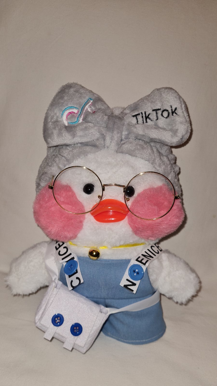 

Мягкая игрушка Плюшевая Лалафанфан Уточка Lalafanfan Duck в одежде 30 см белый Тик Ток