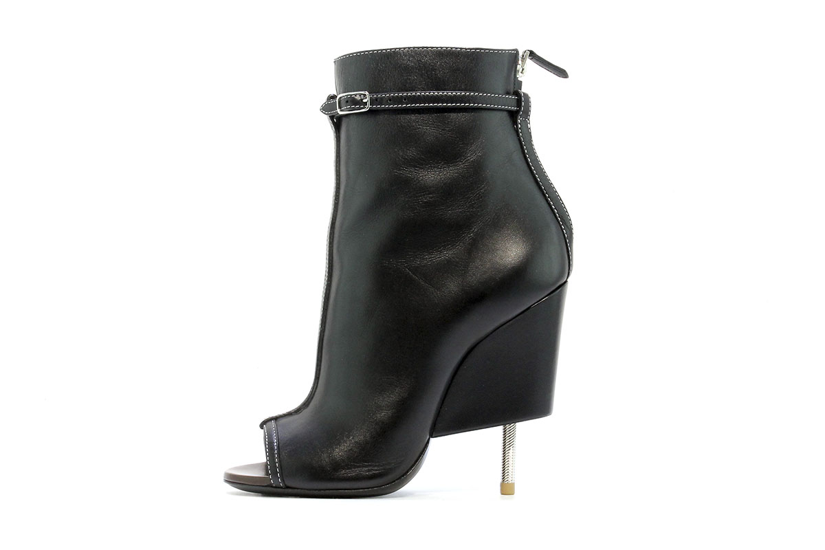 

Женские босоножки Givenchy 39 (4453-39)