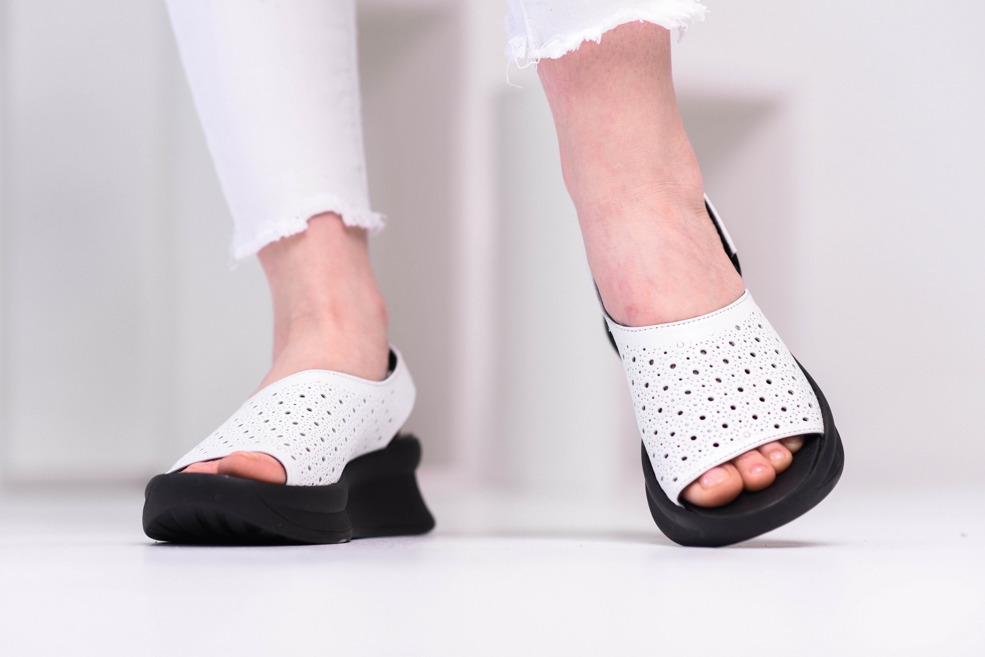 

Босоножки Maya Shoes 2499 Белый 39р