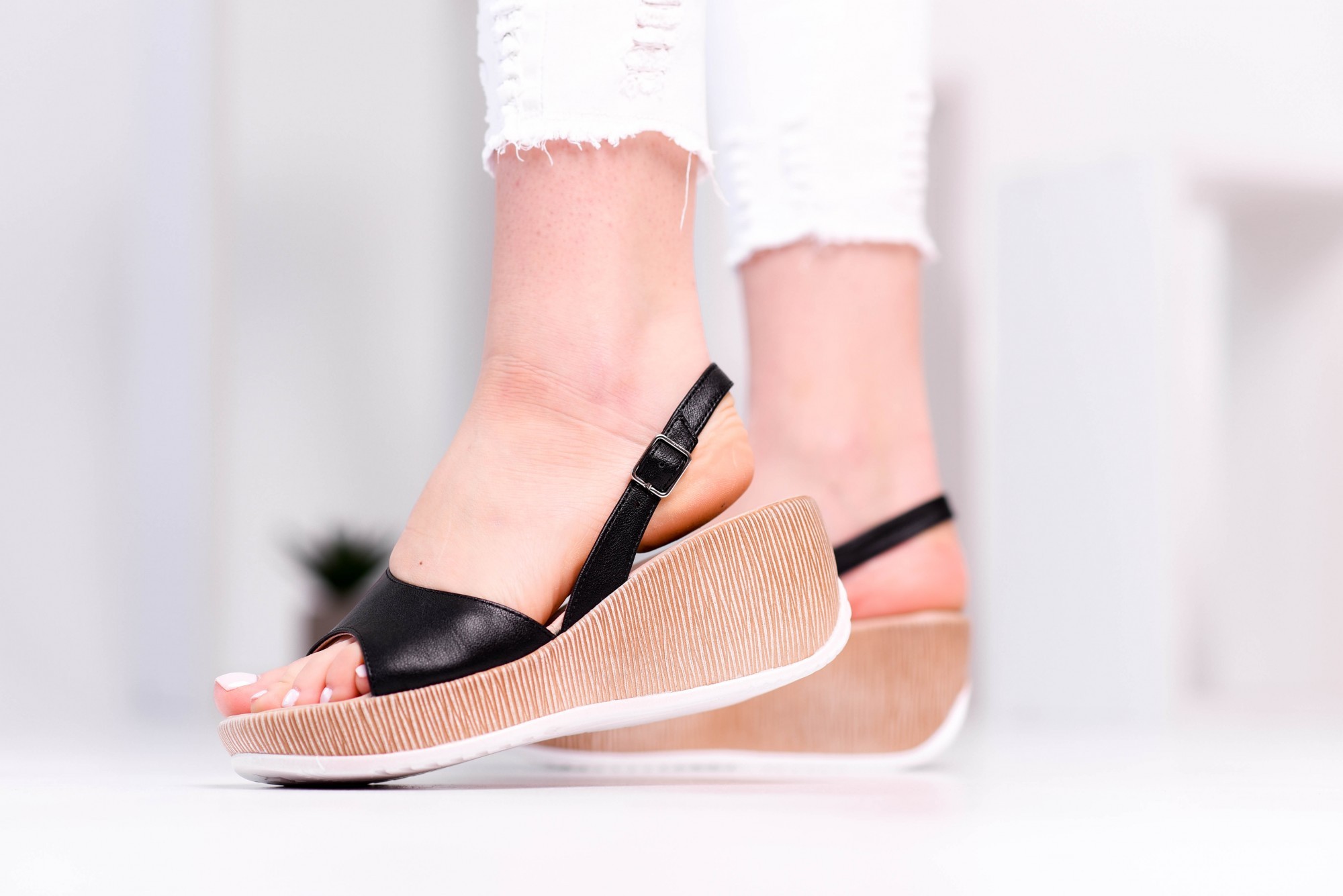 

Босоножки Maya Shoes 2498 Черный 36р