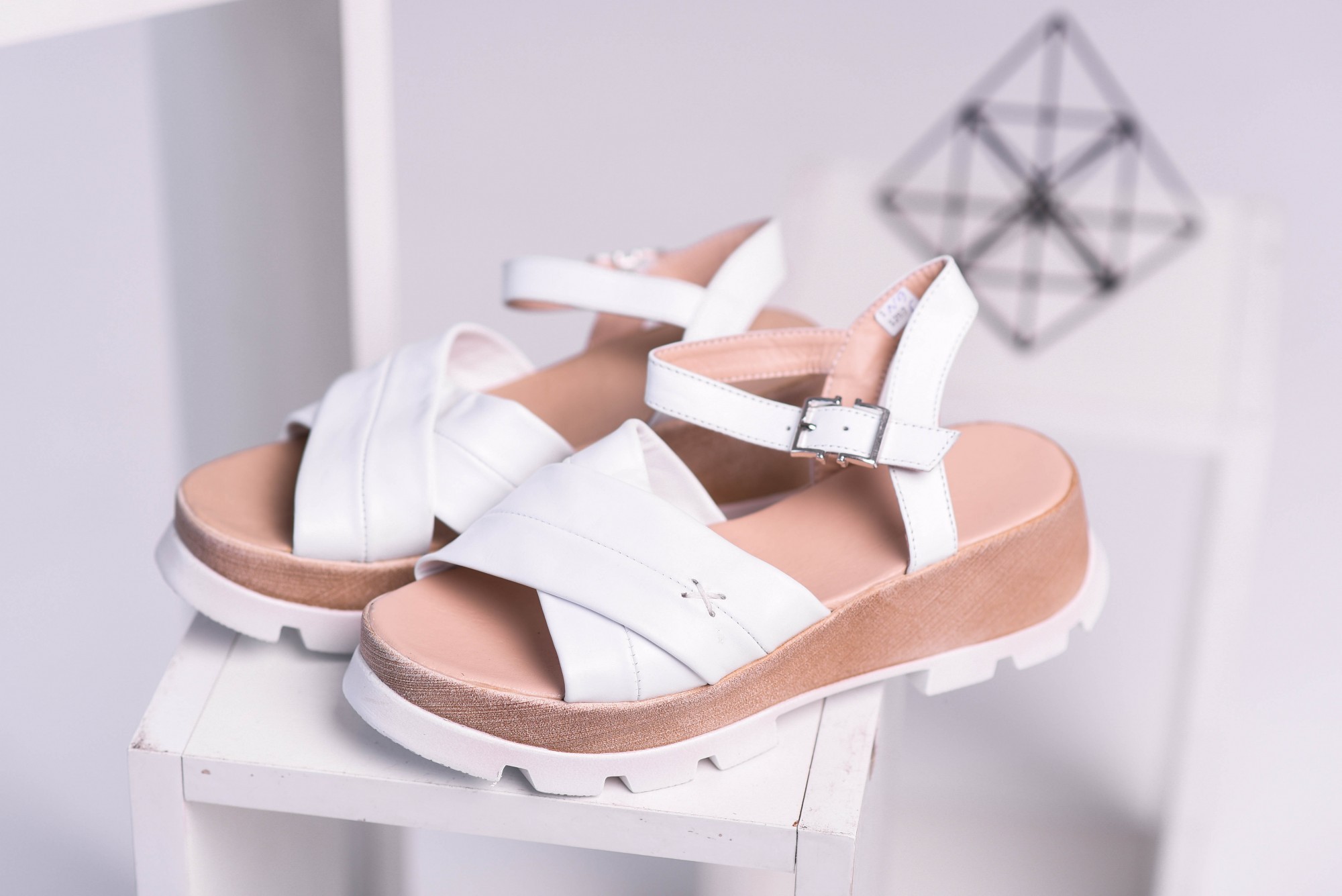 

Босоножки Maya Shoes 2495 Белый 40р