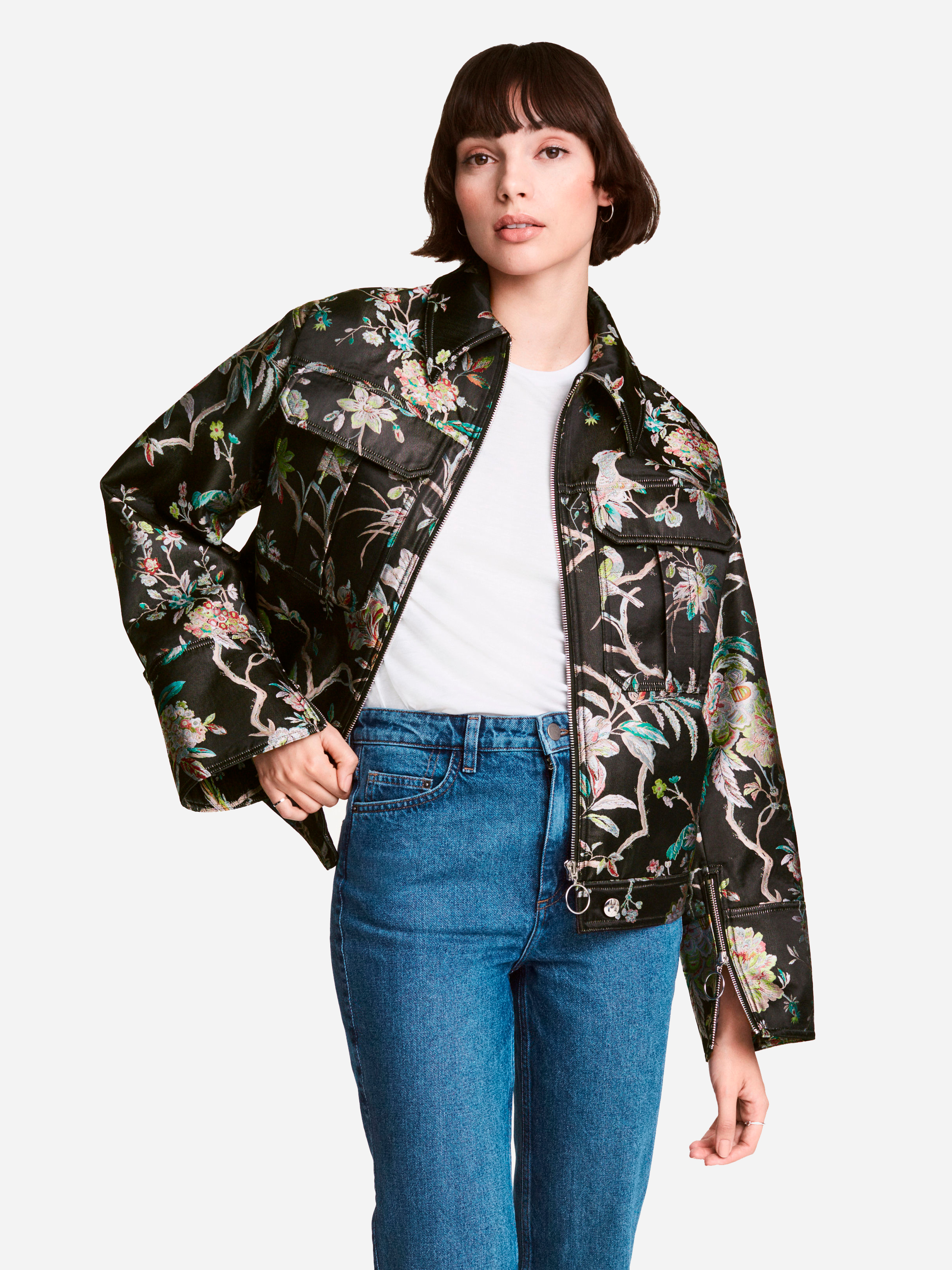 

Ветровка H&M XAZ075451VIAU  Черная, Ветровка H&M XAZ075451VIAU 40 Черная