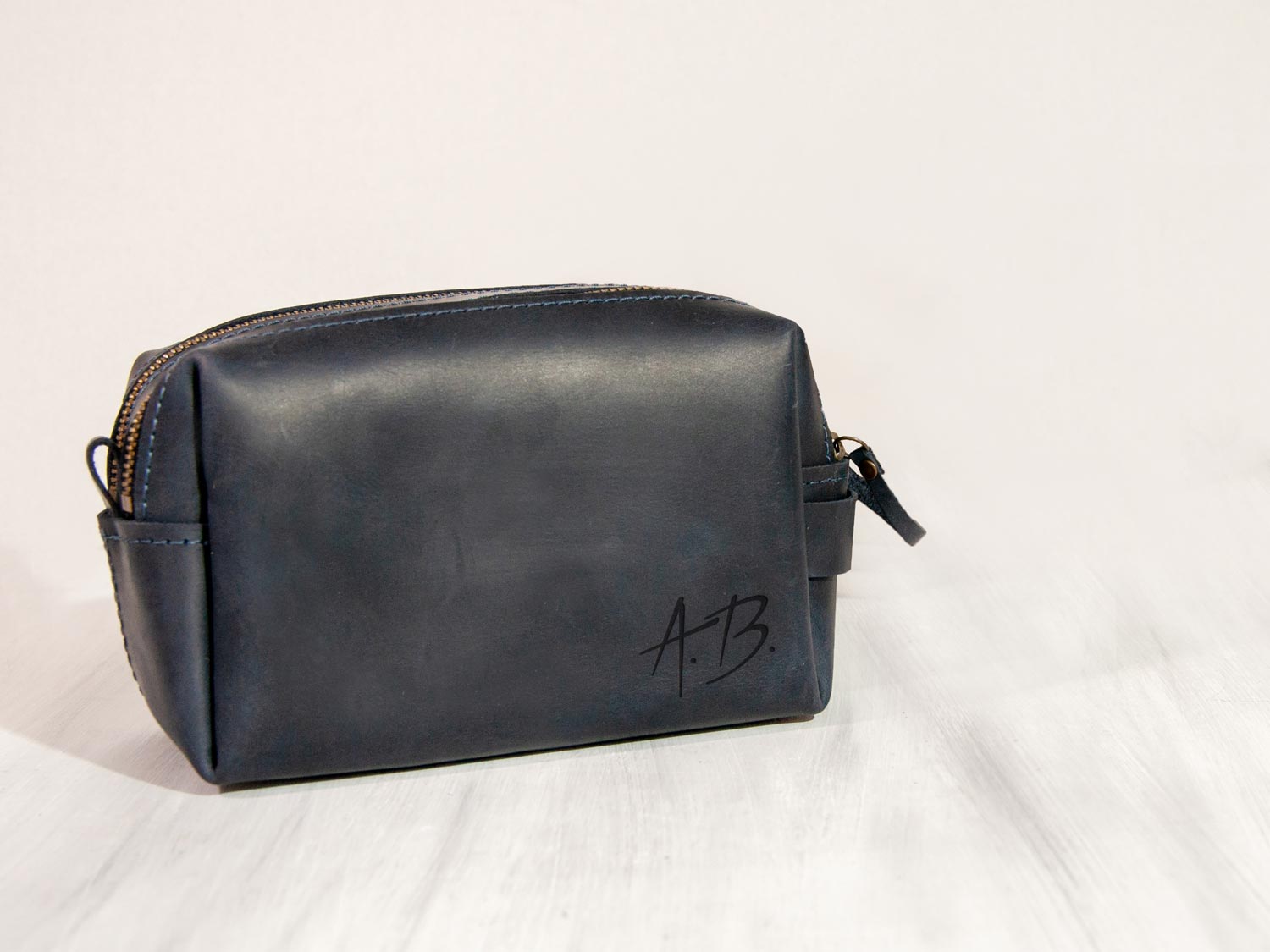 

Кожаный дорожный органайзер для туалетных принадлежностей с двумя молниями, персональная гравировка, Blue, 18x9x10, WOODPRESENT