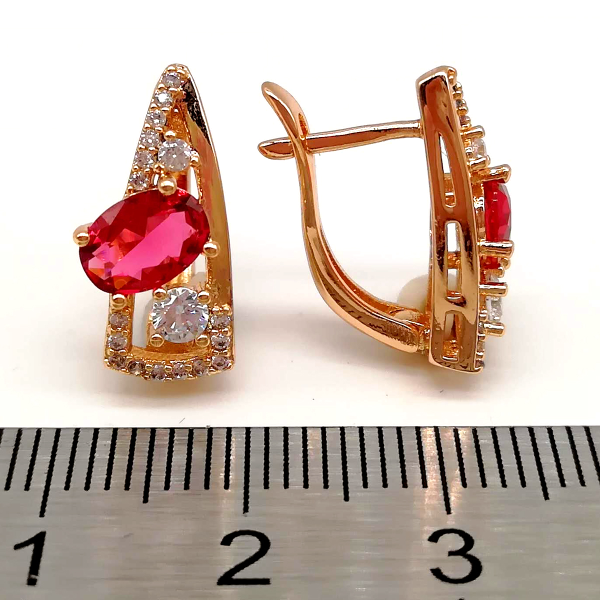 

Серьги Xuping из медицинского золота, красные фианиты, позолота 18К, 23934
