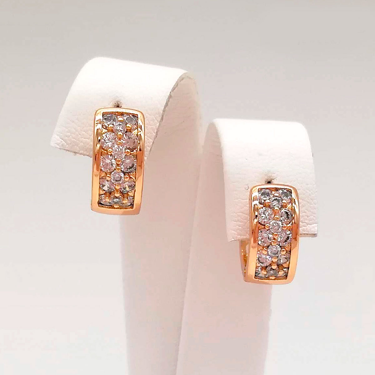 

Серьги Xuping из медицинского золота, белые фианиты, позолота 18К, 24589