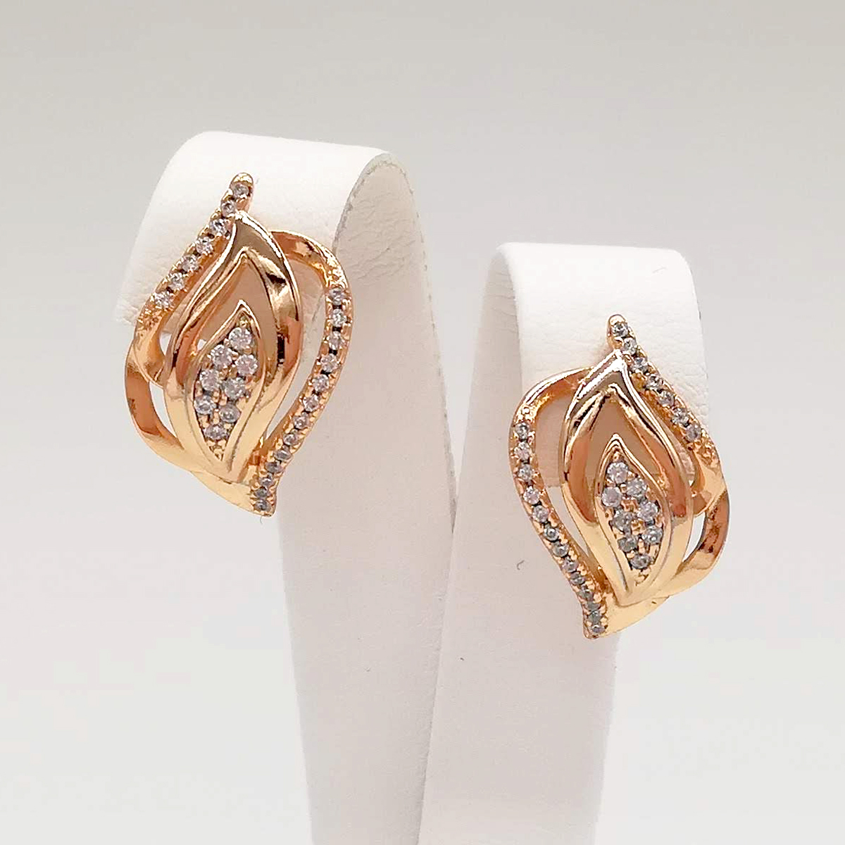 

Серьги Xuping из медицинского золота, белые фианиты, позолота 18K, 24558