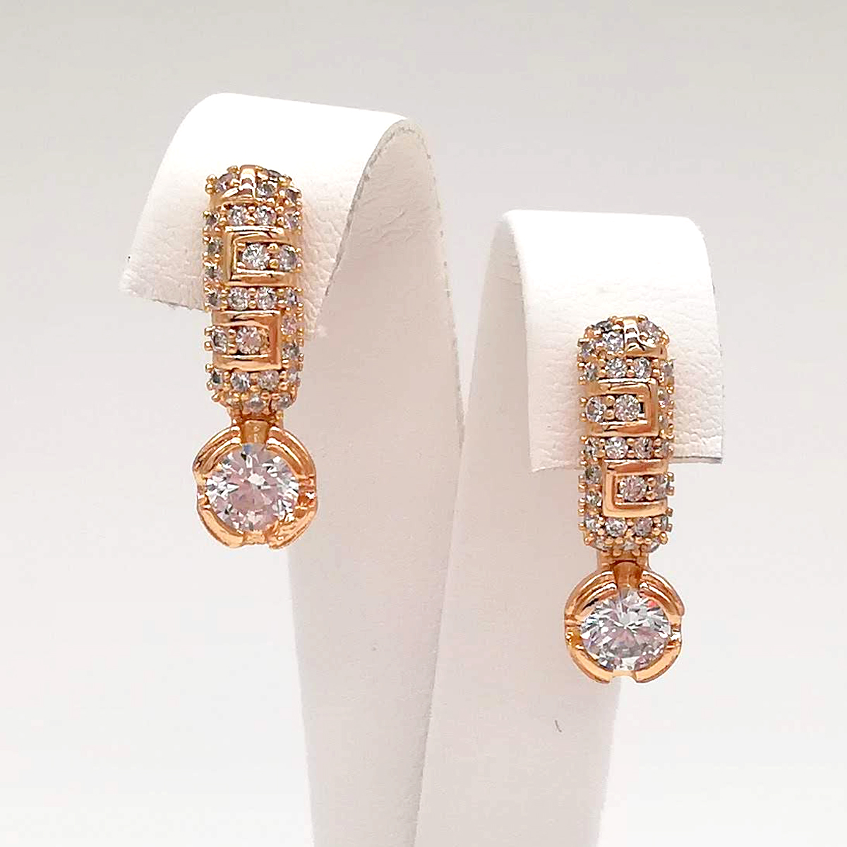 

Серьги Xuping из медицинского золота, белые фианиты, позолота 18K, 24560