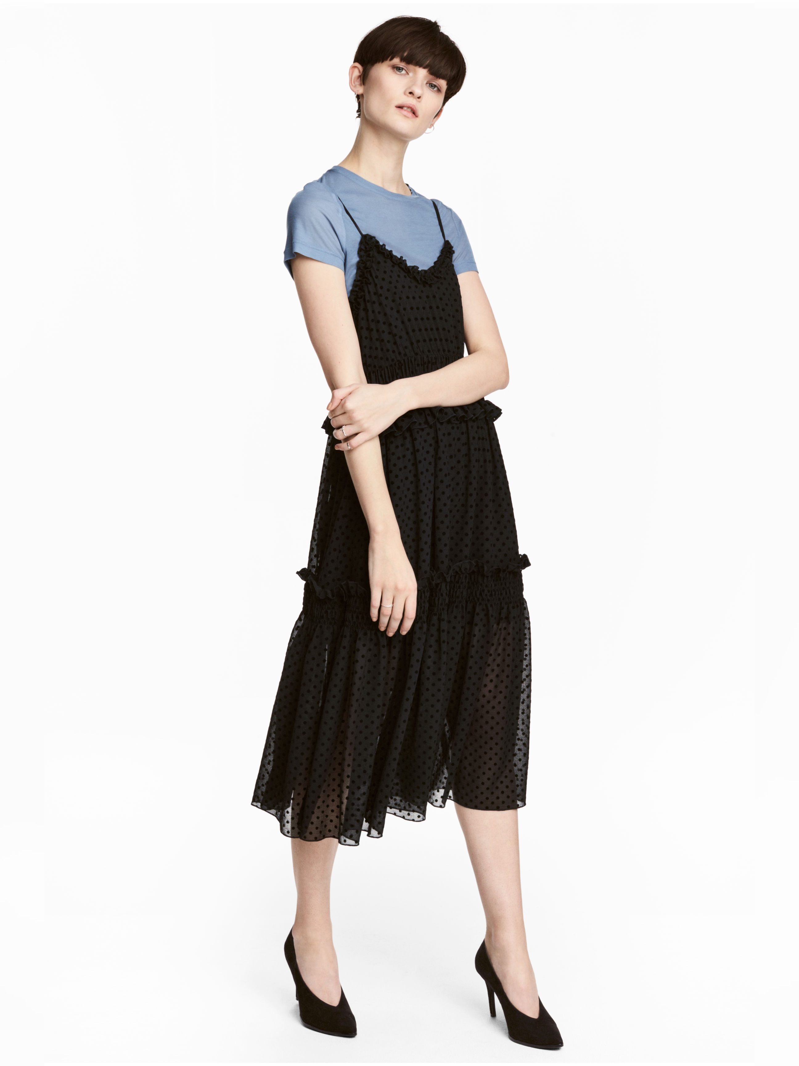 

Платье H&M 5165535 38 Черное/Горошек