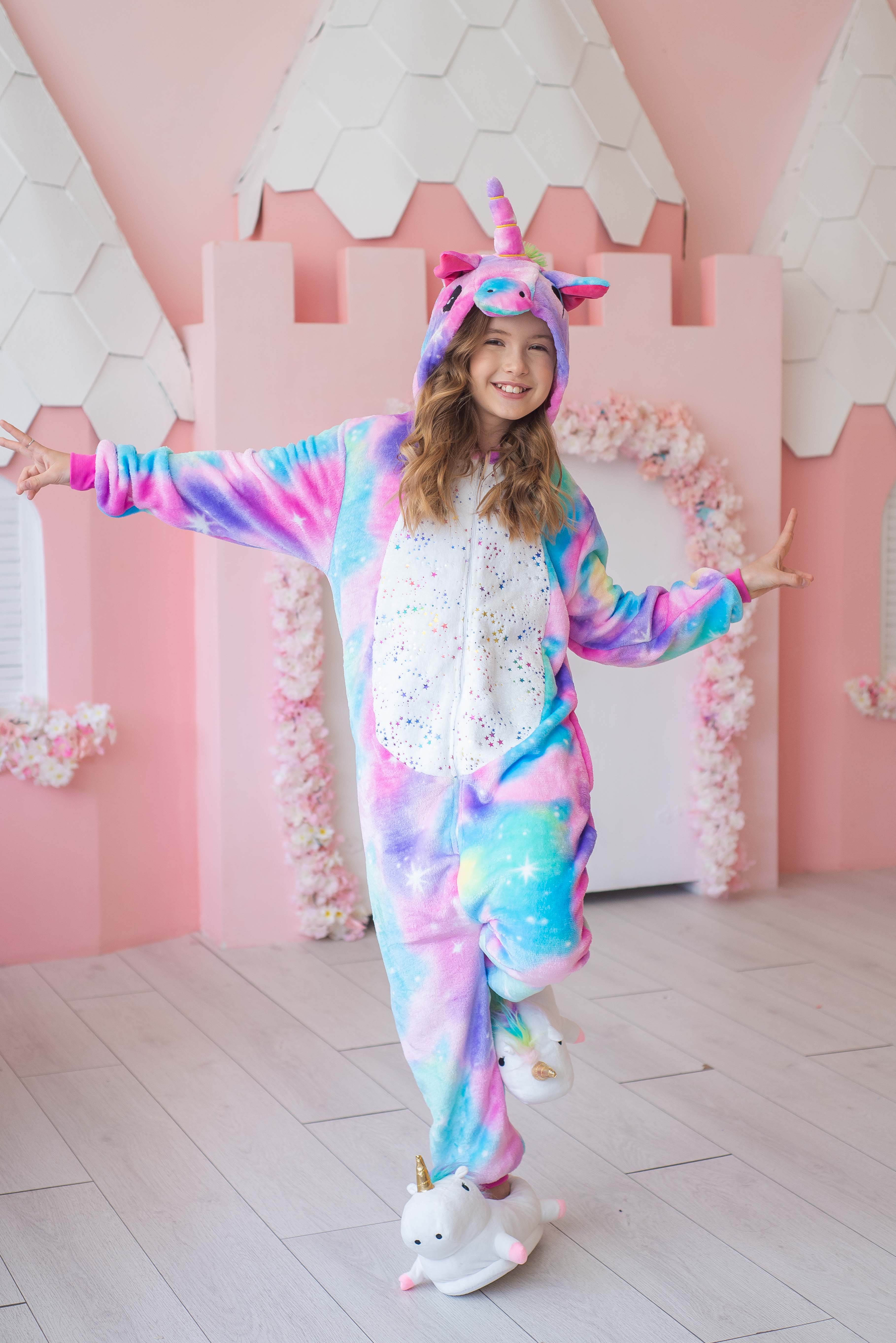 

Пижама Кигуруми детская BearWear Единорог звездное небо (на молнии) S 105 - 115 см Разноцветный (K0W1-0075-S)