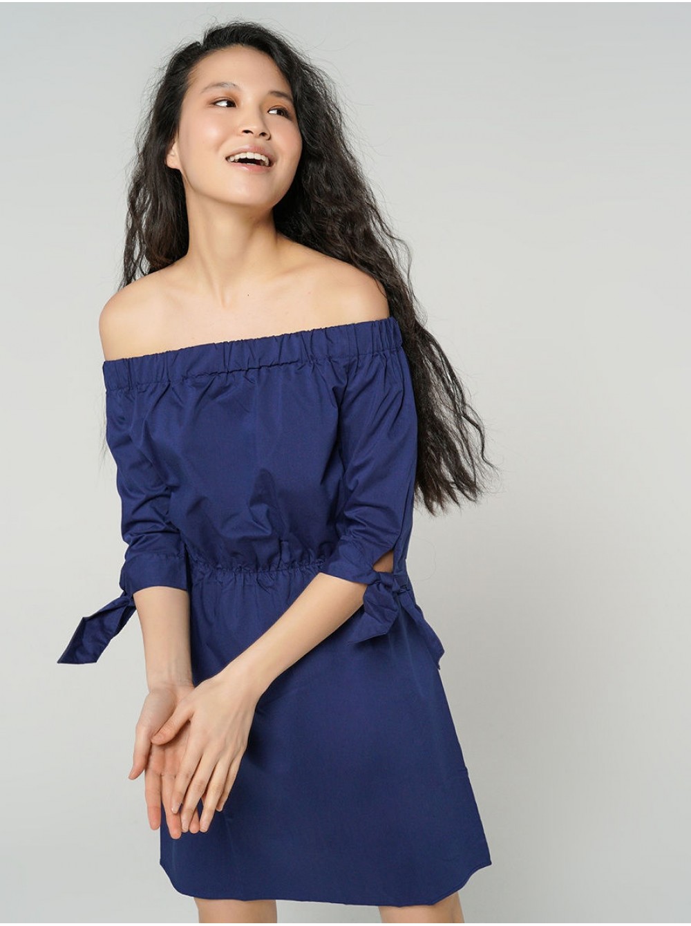 

Женское платье с открытыми плечами Fashion Woman ST10141 синее рL