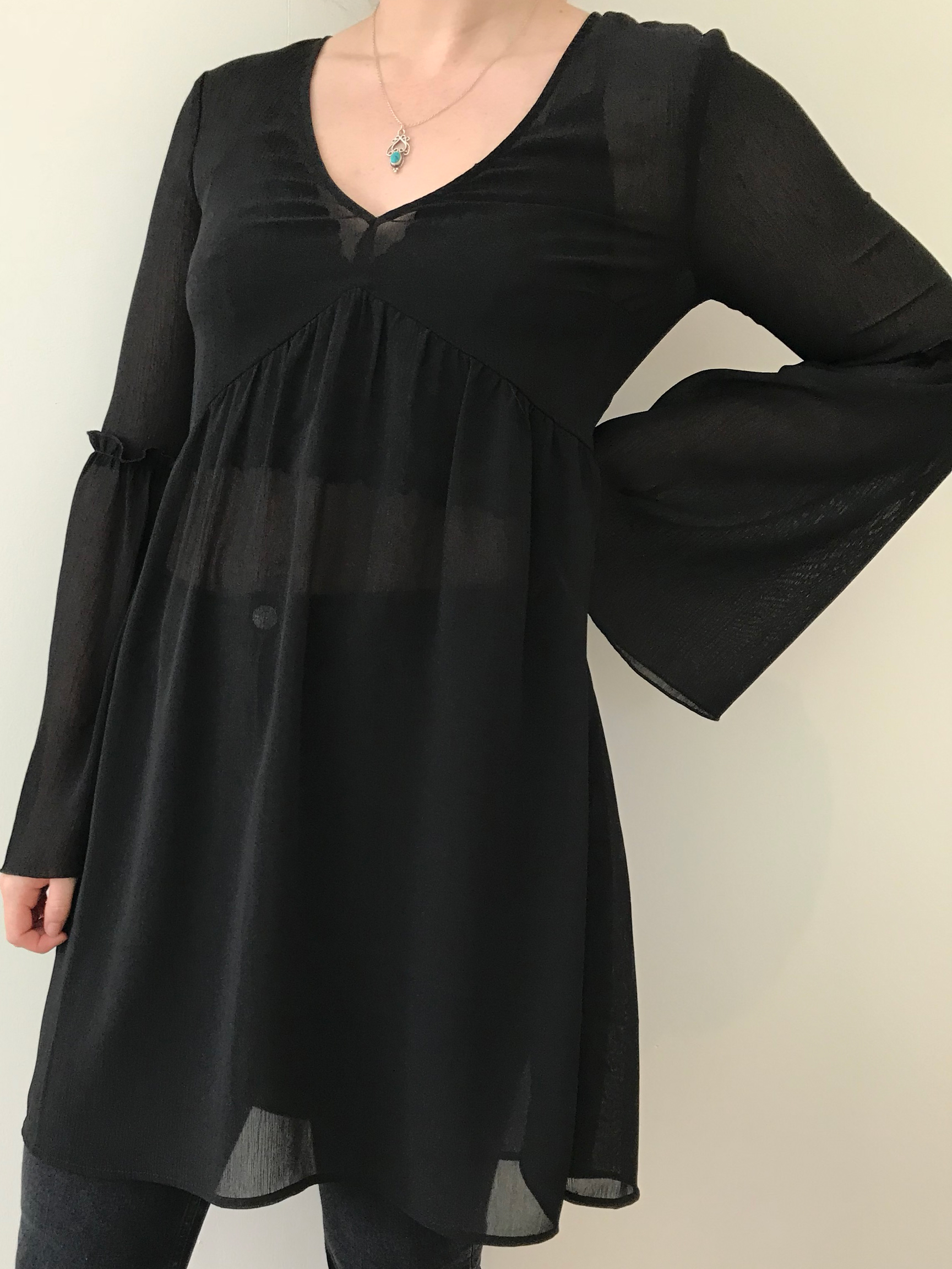 

Туника H&M 5482015  Черная, Туника H&M 5482015 38 Черная