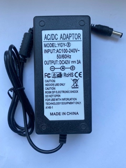 Блок живлення model: YGY-R; OUTPUT 42V - 3A; роз'єм: 5,5 x 2,5 ...