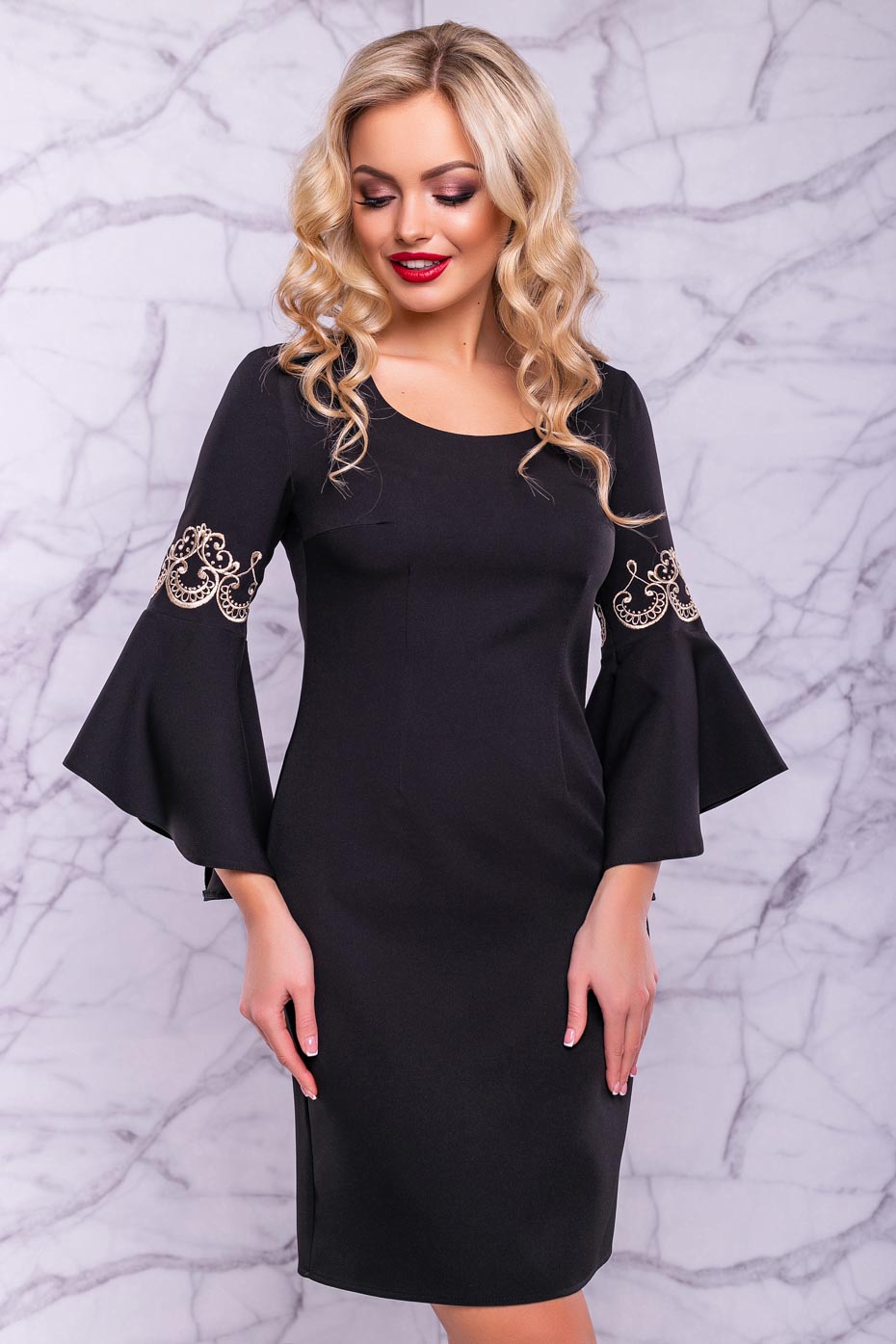 

Женское Seventeen платье из костюмной ткани с вышивкой и воланами на рукавах цвет черный S (1013.3029)