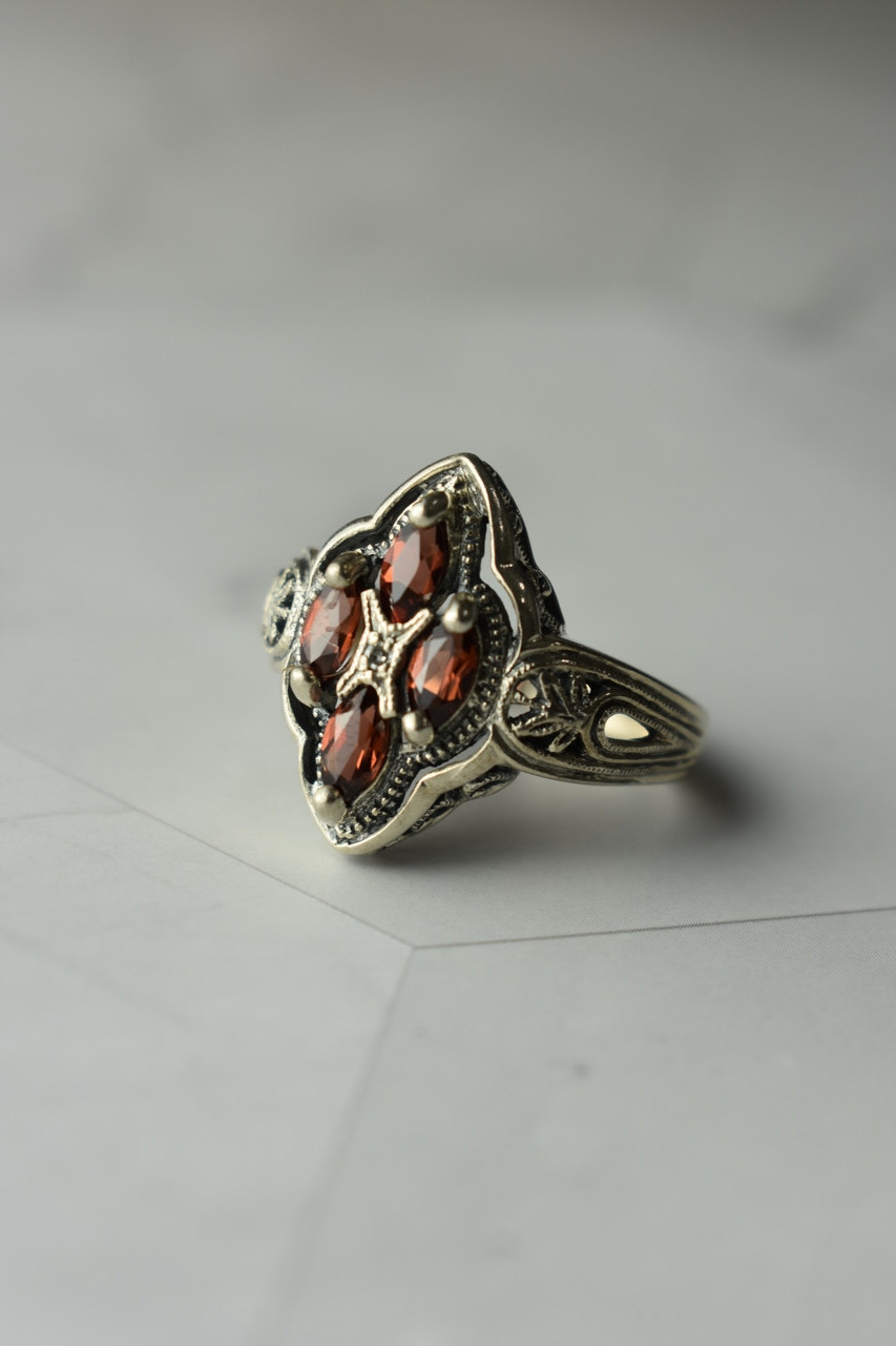 

Серебряное кольцо с Альмандином Ажур 1245 Sky Jewelry 19