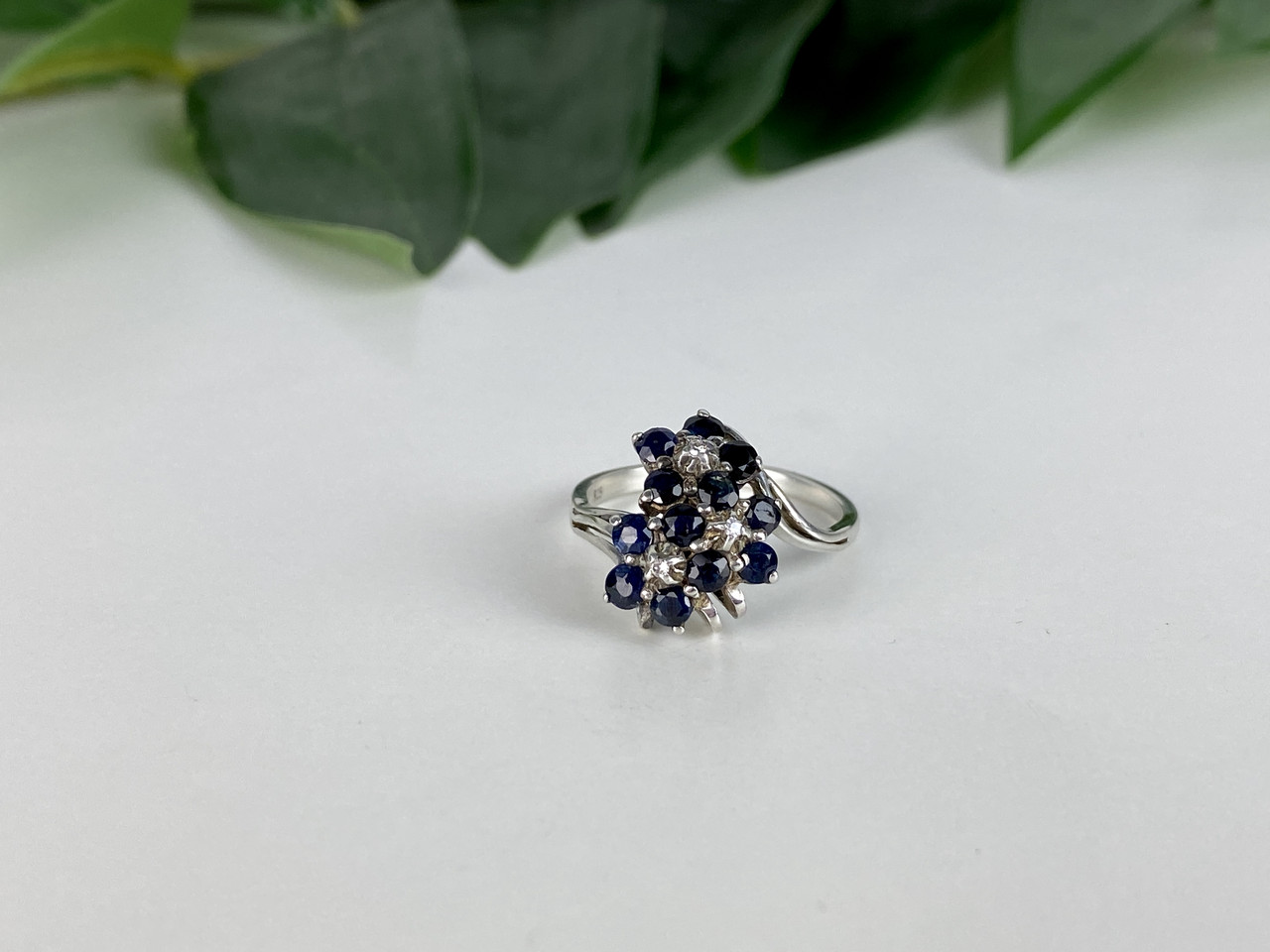 

Кольцо из серебра с Сапфиром И Фианитом Цветы 888 Sky Jewelry 17 (а231)