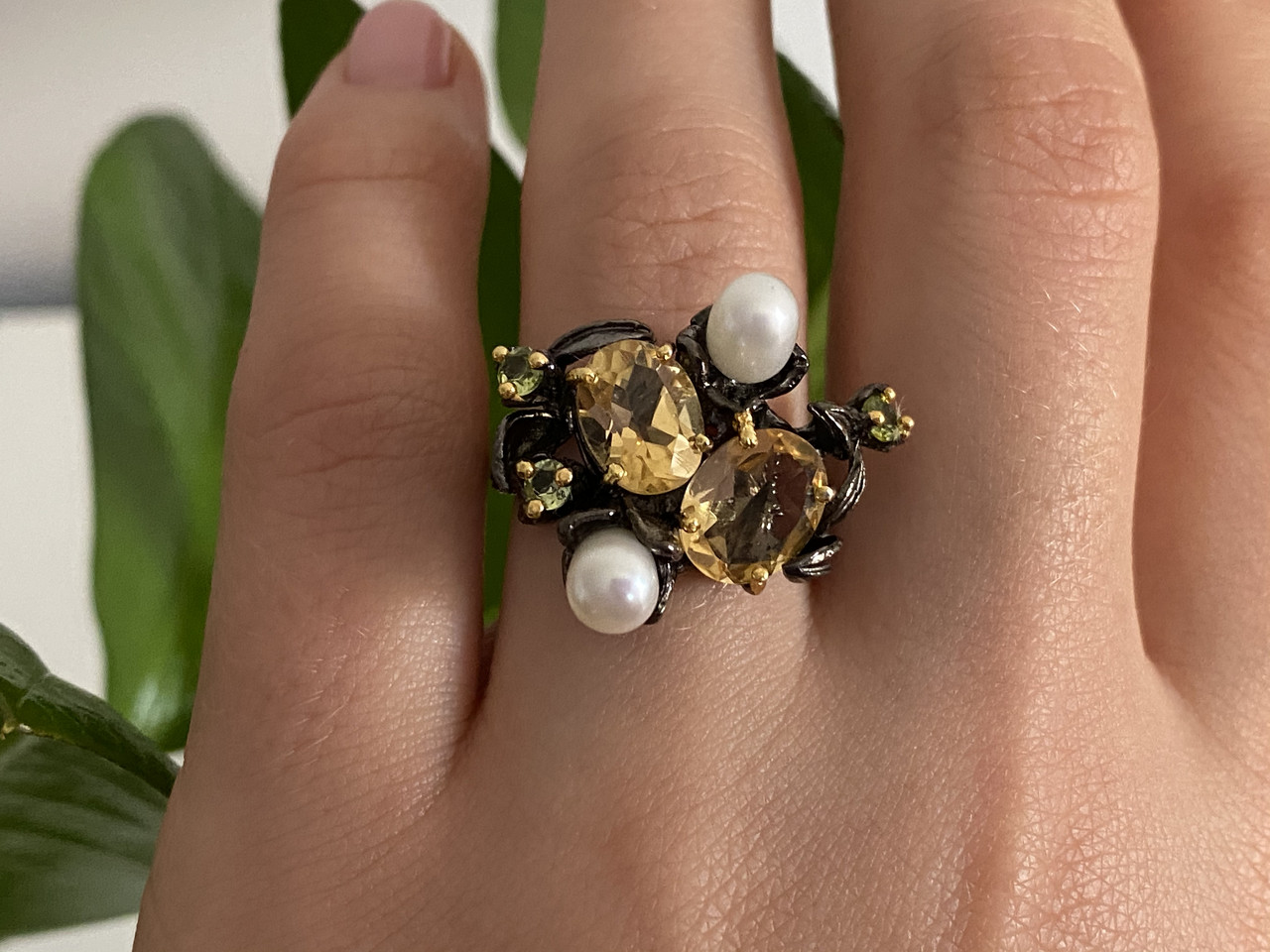 

Черненое серебряное кольцо с Цитрином Перидотом и Жемчугом 2627 Sky Jewelry 17,5