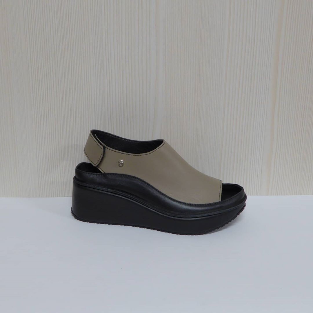 

Сабо Kelton 37 Чорні 3439