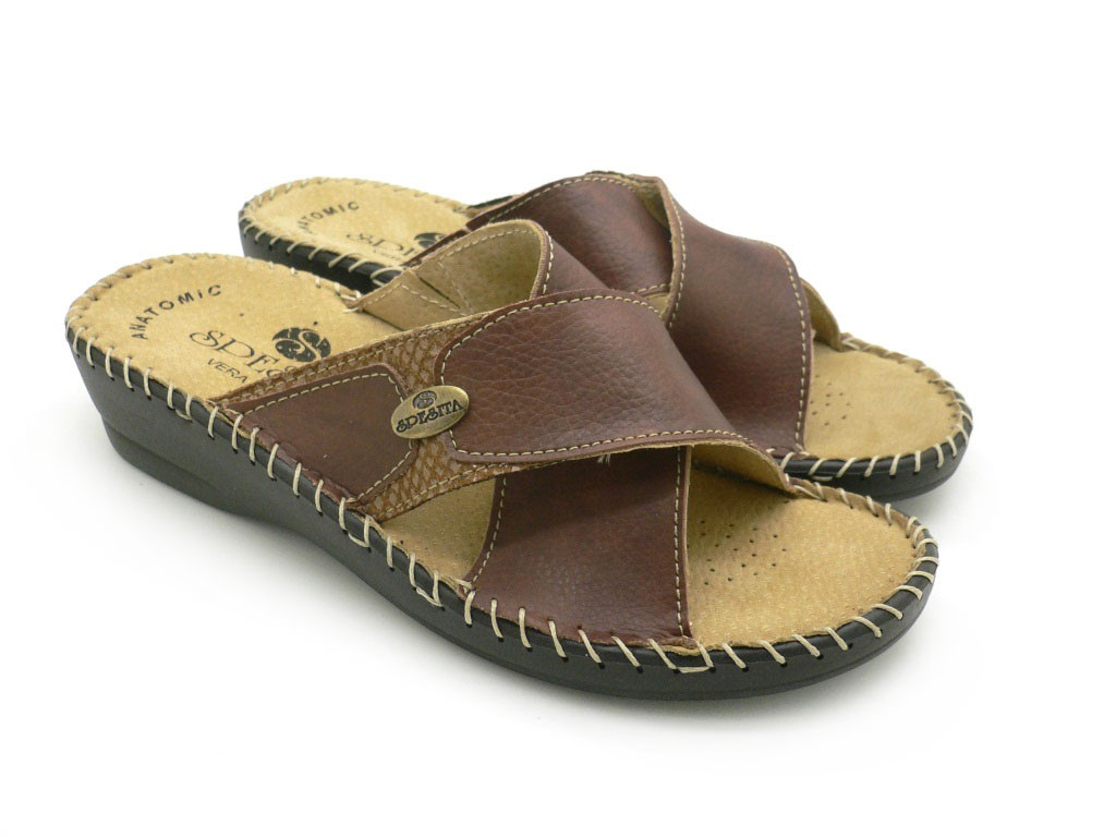 

Шлепанцы женские Spesita IVA 35 22,5 см коричневые