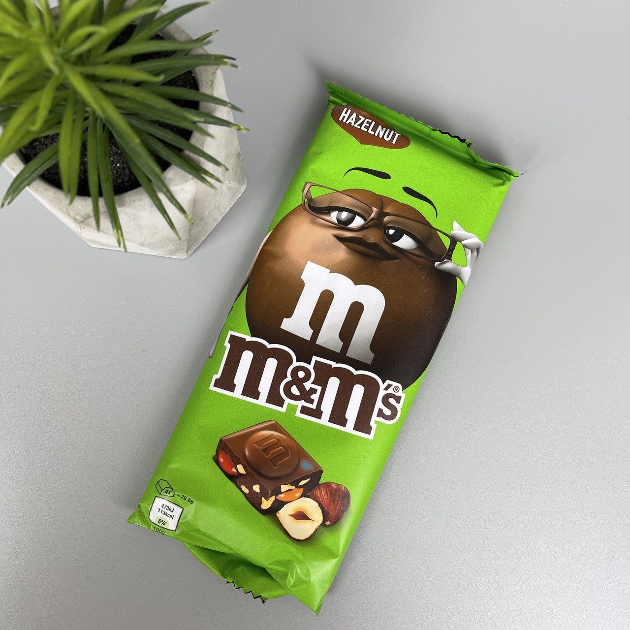 Молочный шоколад M&M's с фундуком и цветным шоколадным драже 165 г ...
