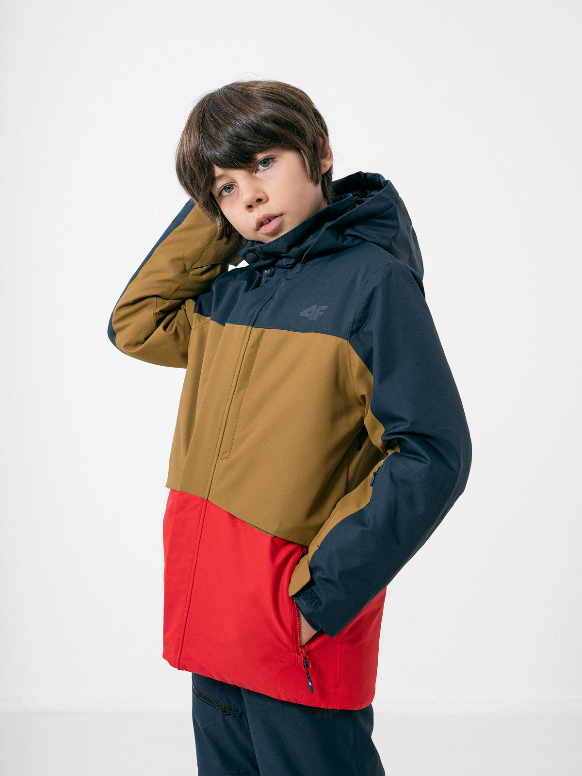 Акція на Дитяча зимова лижна куртка для хлопчика 4F HJZ22-JKUMN004-91S 122 см від Rozetka