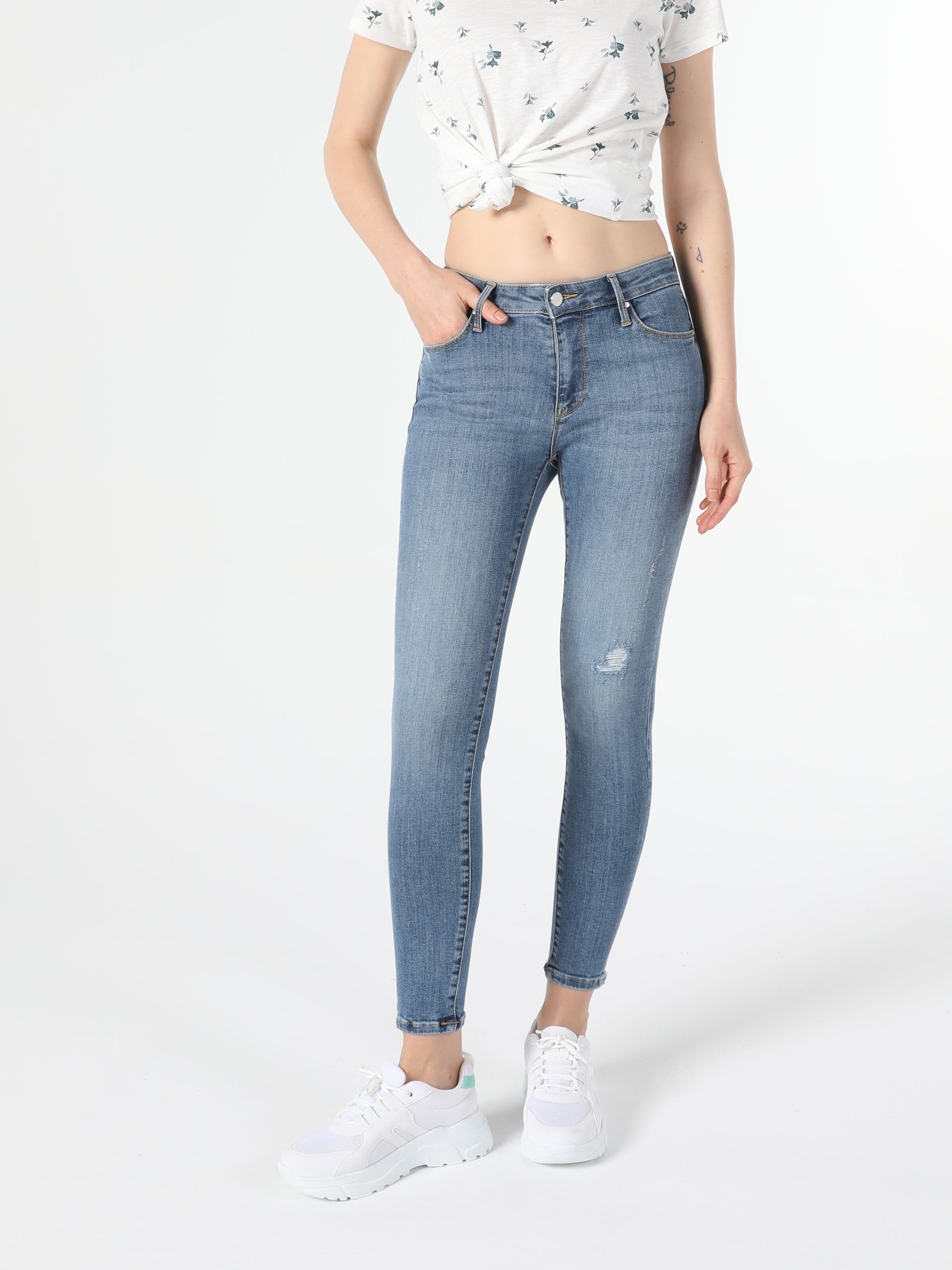 Акція на Джинси Skinny жіночі Colin's 759 Lara CL1055509DN04219 25-30 Сині від Rozetka