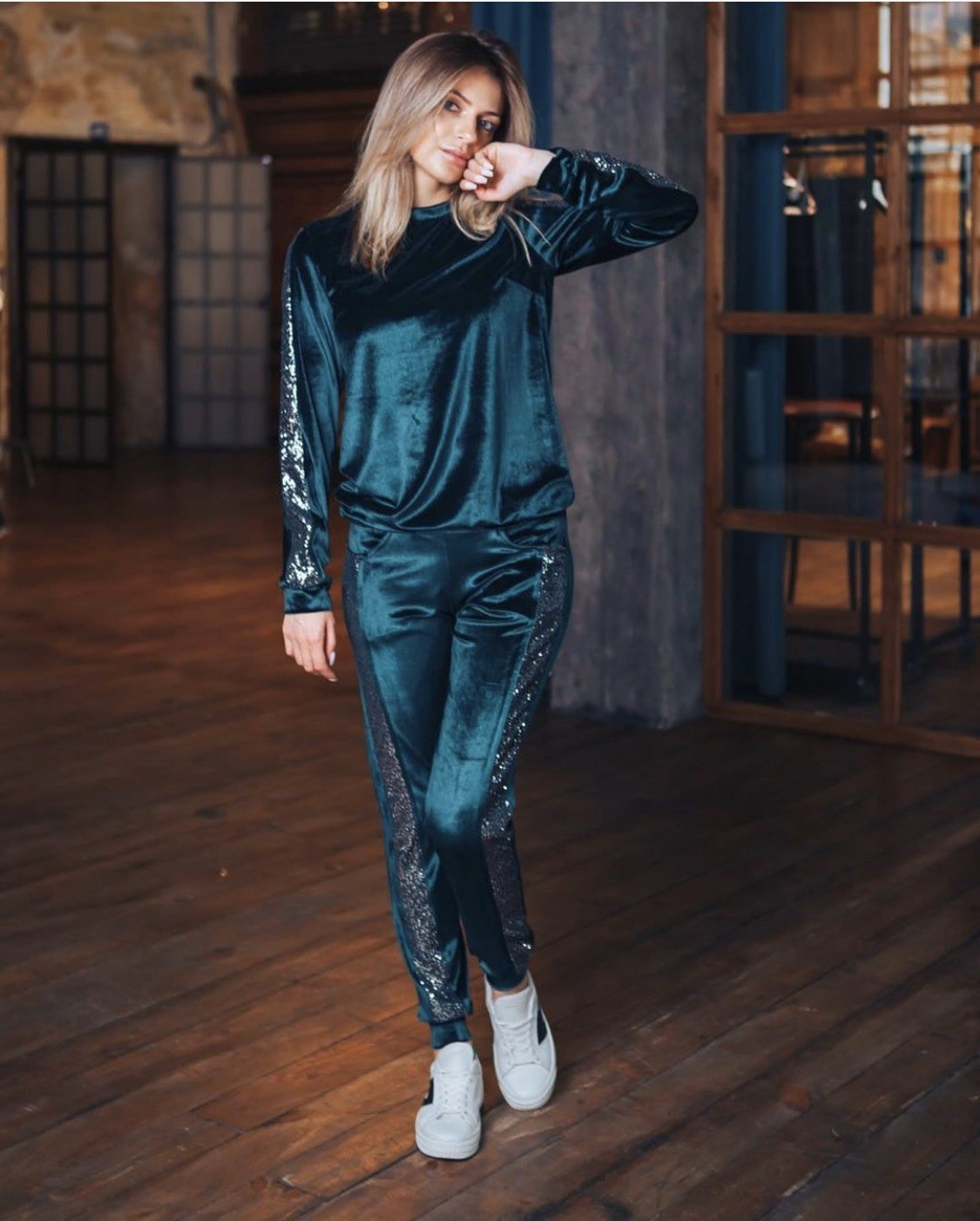 

Спортивный костюм MNBG Velvet L зеленый