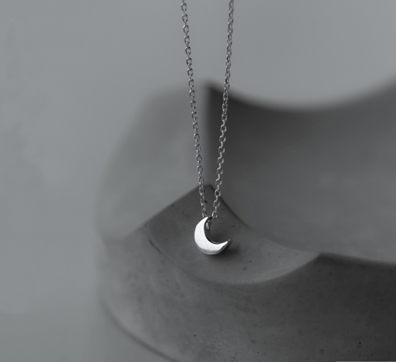 

Серебряная цепочка с кулоном Луна Sky Jewelry