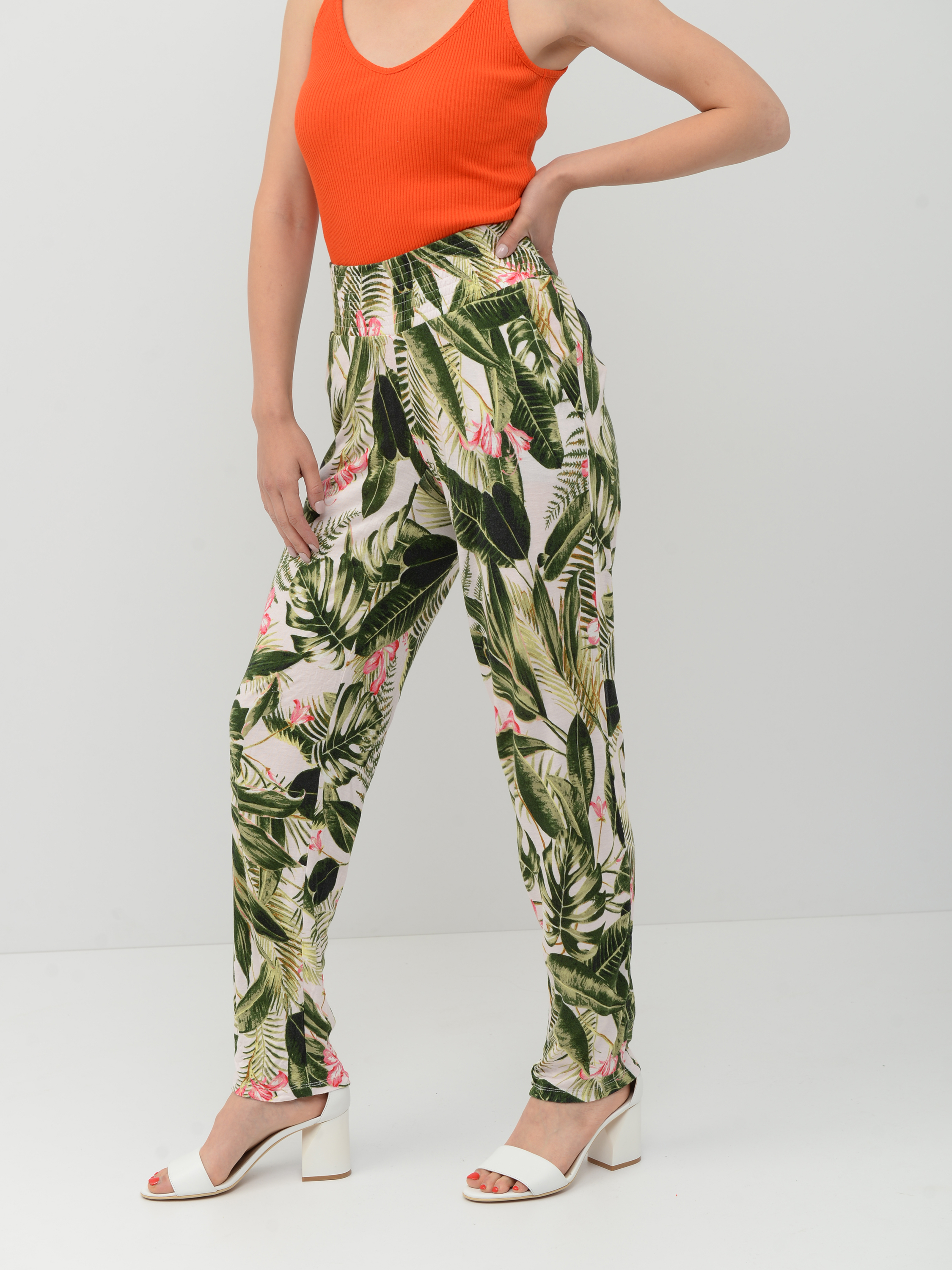 

Брюки H&M 335526  Зеленые с белым, Брюки H&M 335526 XS Зеленые с белым
