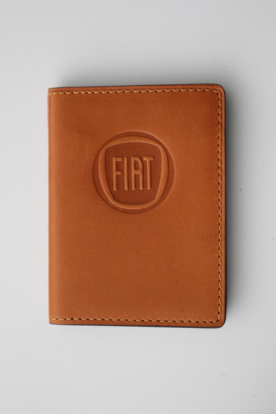 

Кожаная обложка для прав Image-D с логотипом Fiat желтая 5070