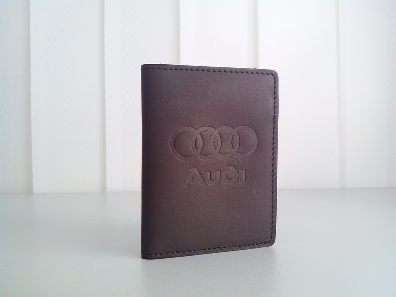 

Кожаная обложка для прав Image-D с логотипом Audi коричневая 5070