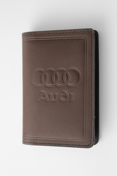 

Кожаная обложка для прав Image-D с логотипом Audi коричневая 5062