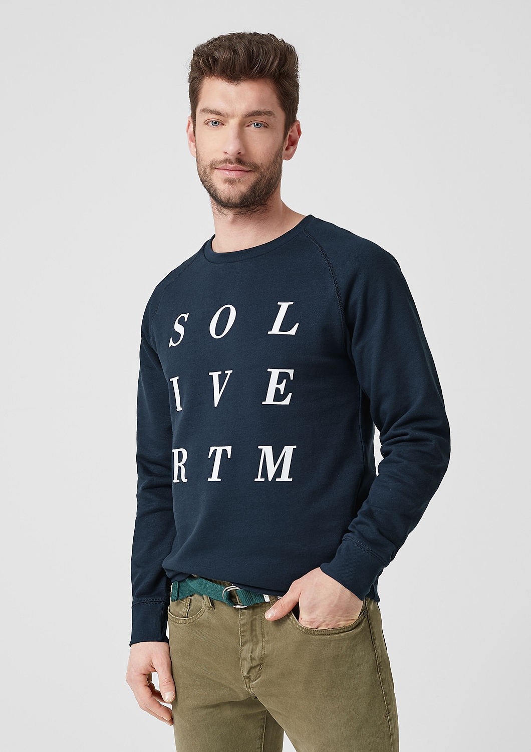 

Кофта s.Oliver темно-синий (размер L) 13.903.41.3405-5798