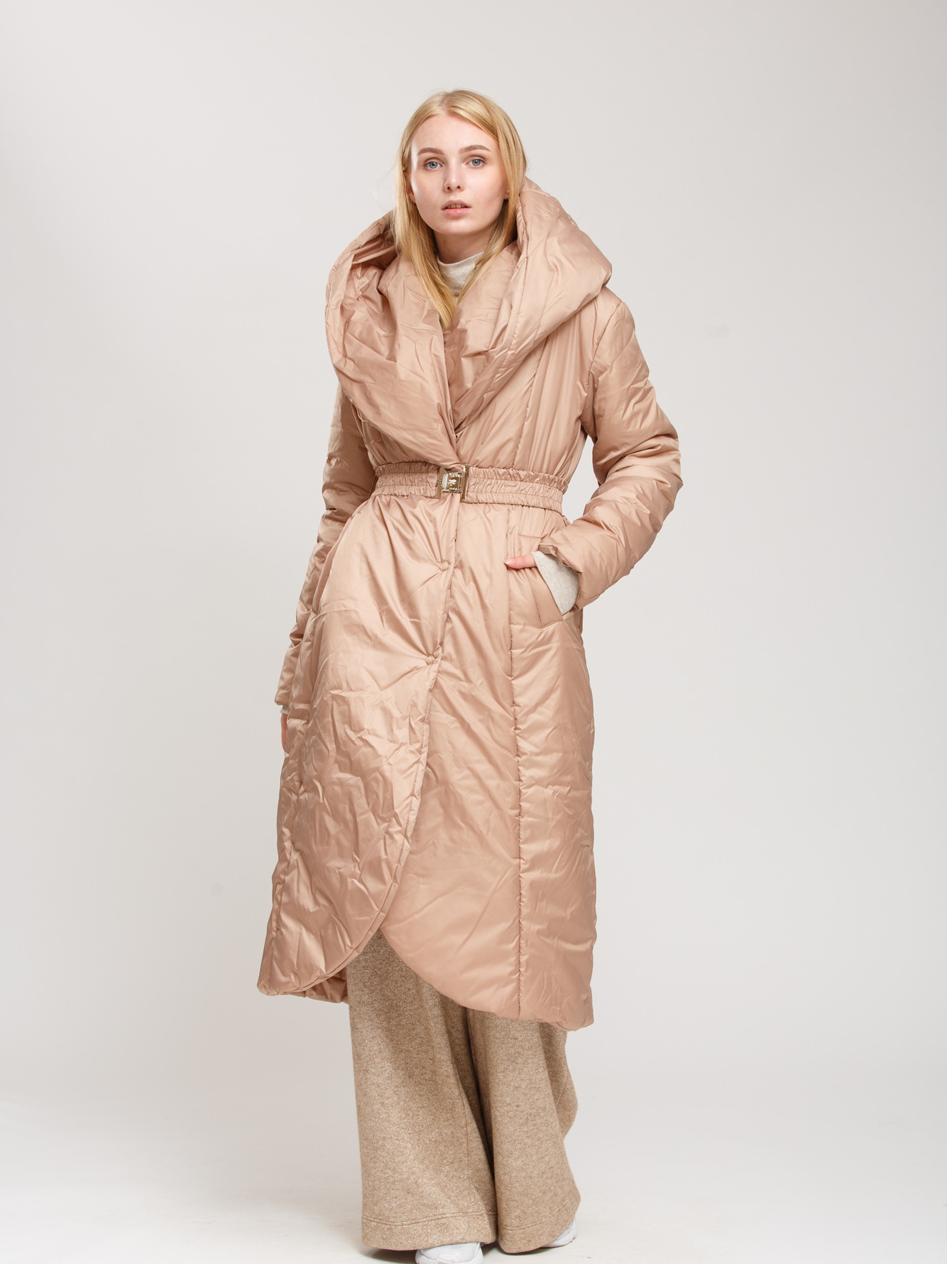 Акция на Куртка зимова довга жіноча Alberto Bini 3013-5 38 Бежева от Rozetka