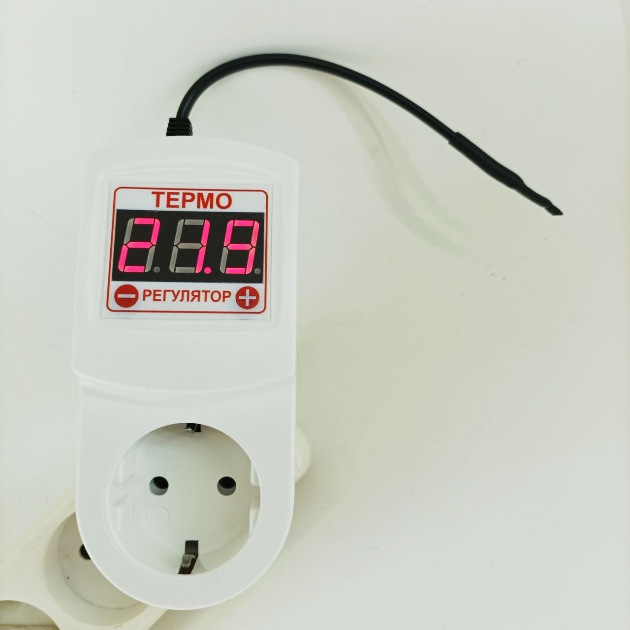 Терморегулятор для обогревателя цифровой ЦТР3-2Ч в розетку с коротким .