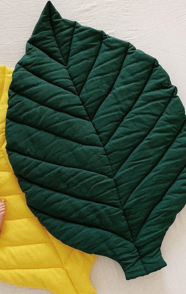 

Коврик Листик Oval из льна изумрудный