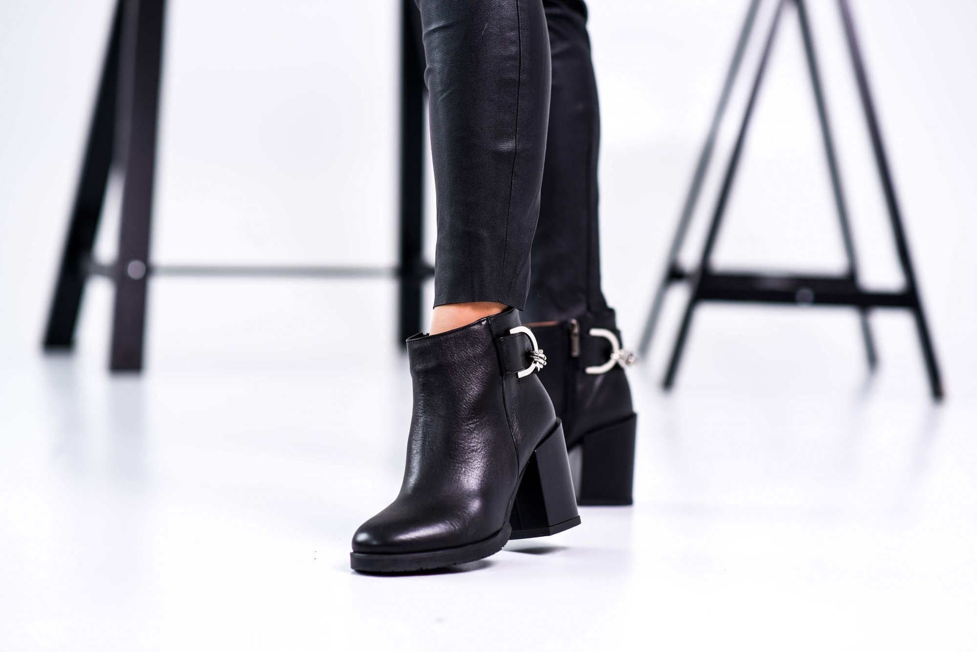 

Ботинки Maya Shoes 2368 Черный 38р