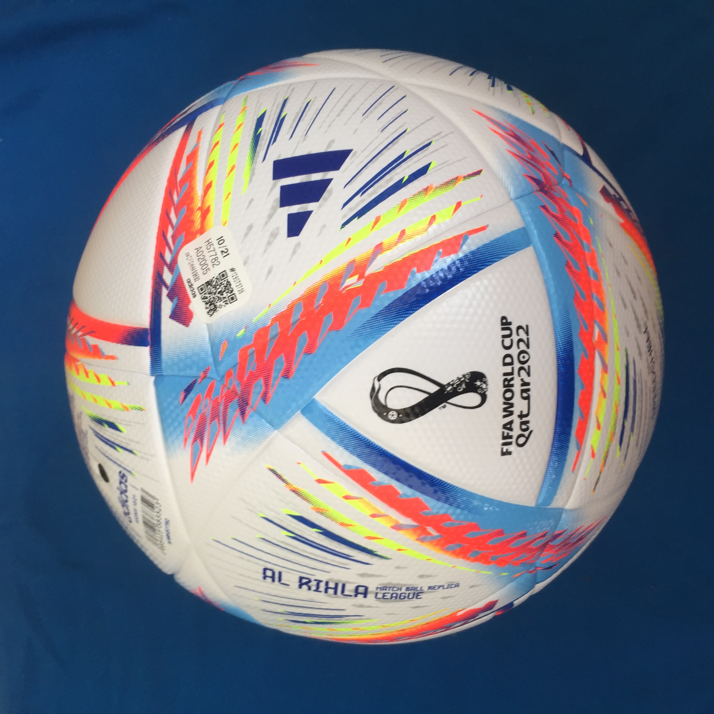 Мяч футбольный Adidas 2022 World Cup Al Rihla League BOX H57782 №5 Белый –  фото, отзывы, характеристики в интернет-магазине ROZETKA от продавца:  Комора GalaBall | Купить в Украине: Киеве, Харькове, Днепре, Одессе,  Запорожье, Львове