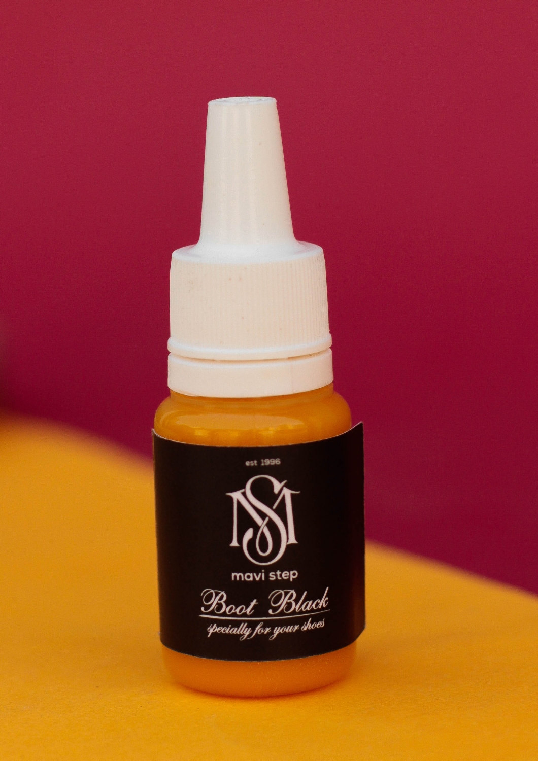 

Желтый восстановитель для замши и нубука MAVI STEP Nubuck & Suede Spray, 10 мл