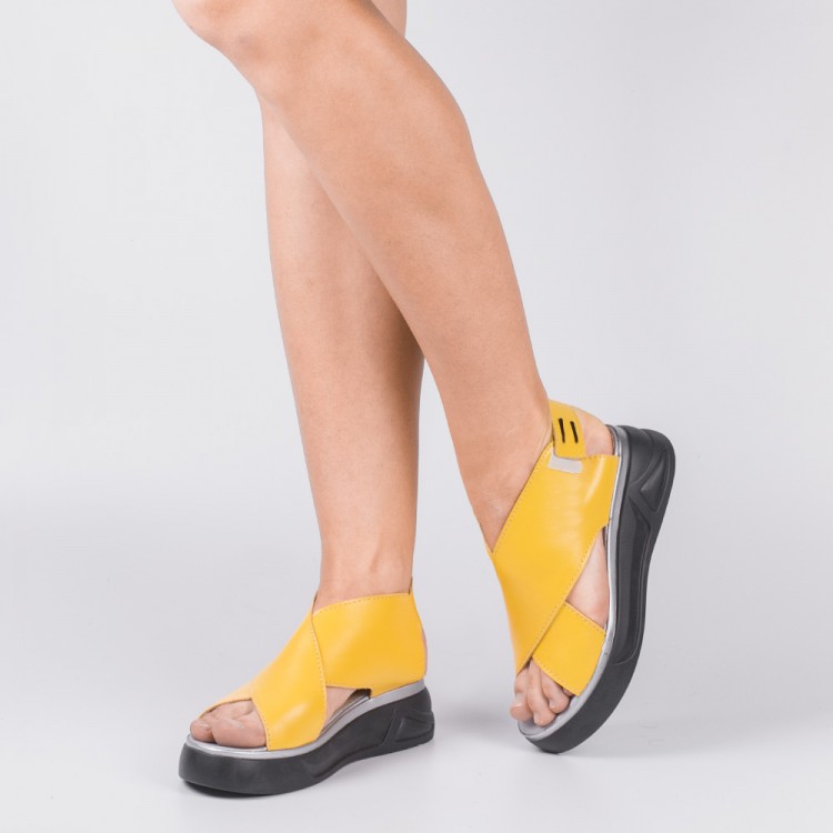 

Босоножки Winner Boots желтые 920-041 37