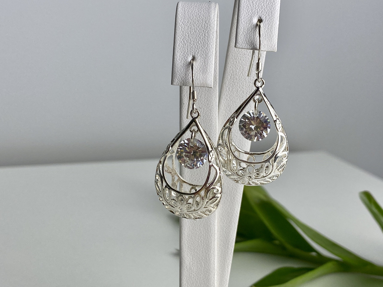 

Серебряные Серьги С Фианитом Ажур Sky Jewelry 8776
