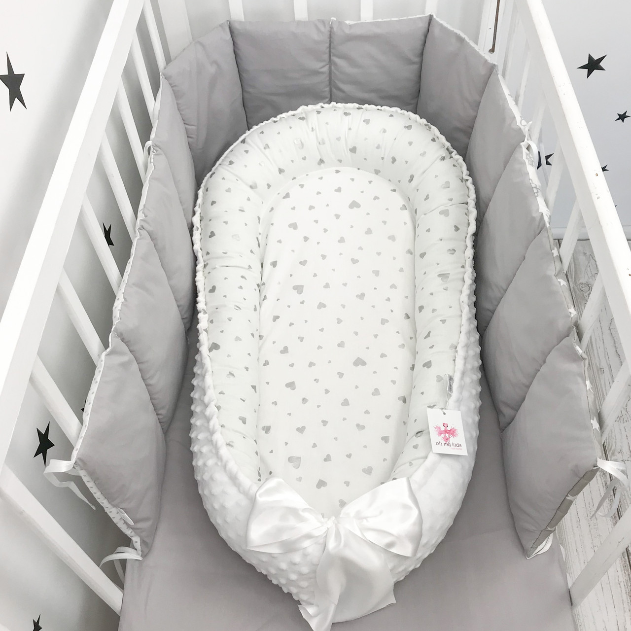 

Кокон для новорожденного с кокосовым матрасиком Oh My Kids «Серебряные сердечки»