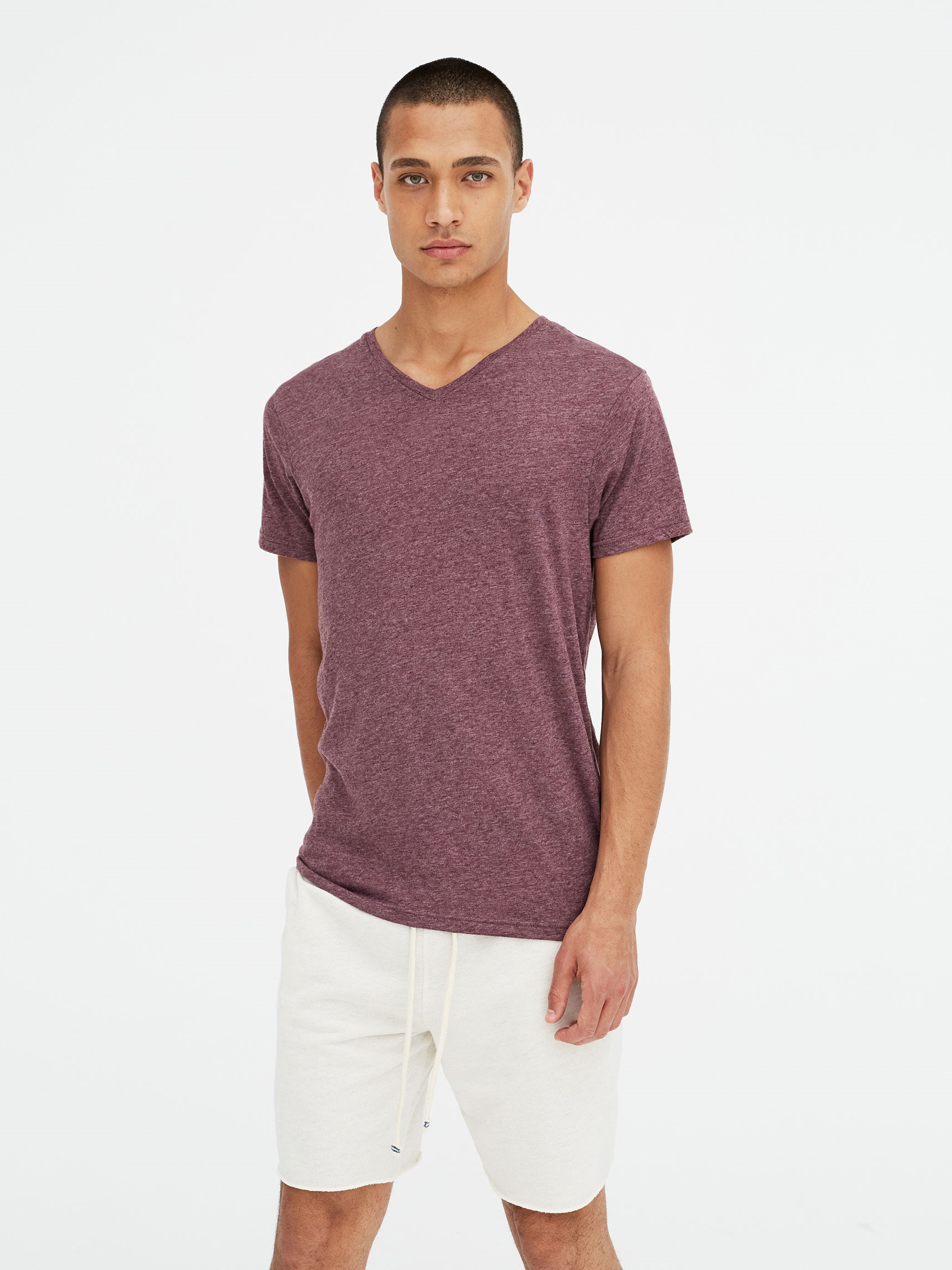 

Футболка Pull & Bear 09234570606 S Бордовая