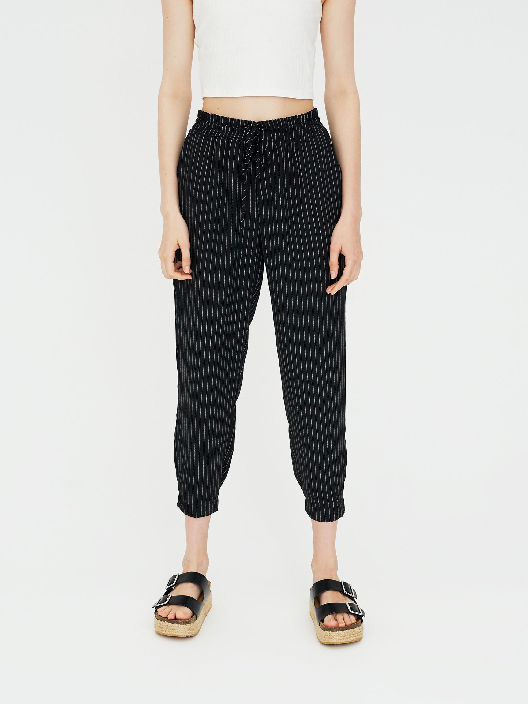 

Брюки Pull & Bear 09680203800 L Черные