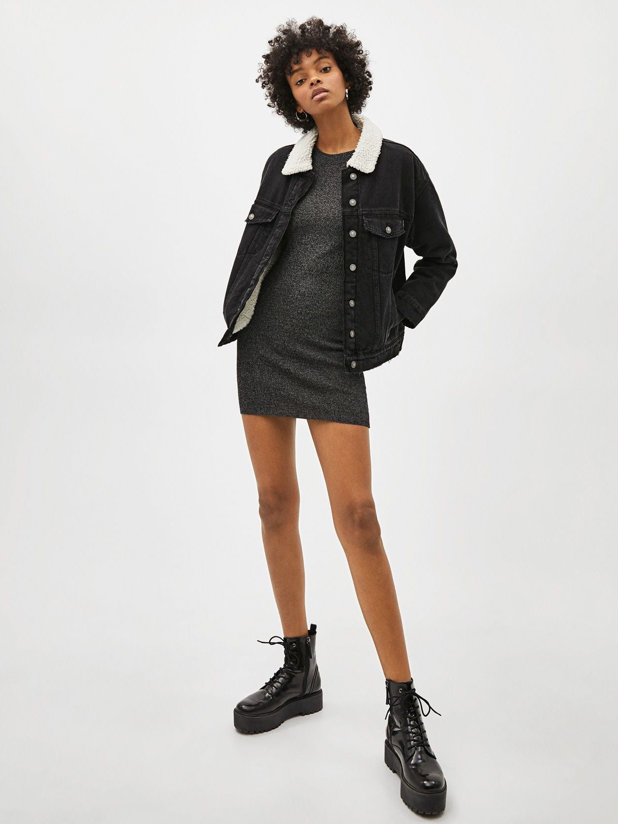 

Платье Bershka 00398596800 XS Серое