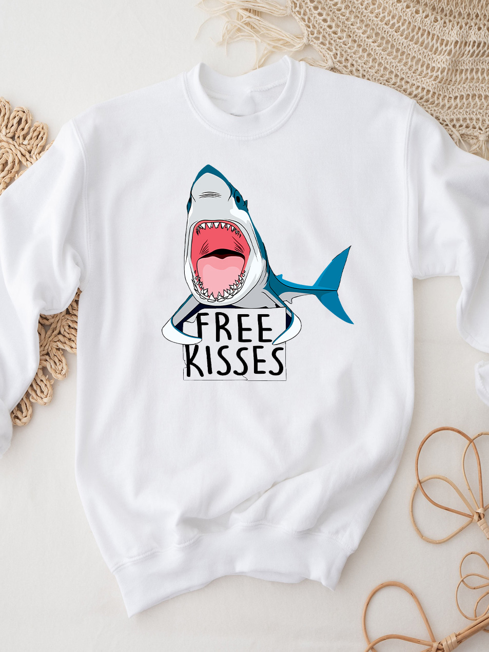 Акція на Світшот жіночий Love&Live Free Shark Kiss LLP03434 2XL Білий з принтом від Rozetka