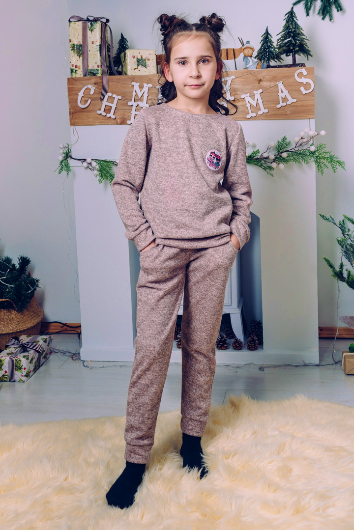 

Костюм GoldenWomen Мягкий для девочки 126-130 Бежевый Украина (M078-126-130_2)
