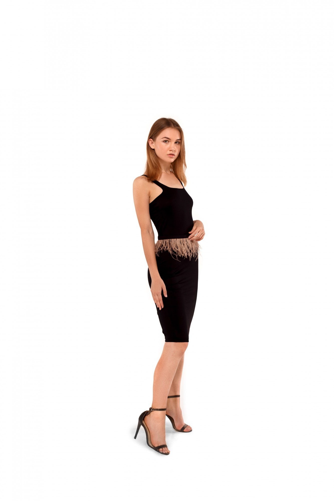 

Платье MISHKI майка с перьями M черный mi01ss18/1
