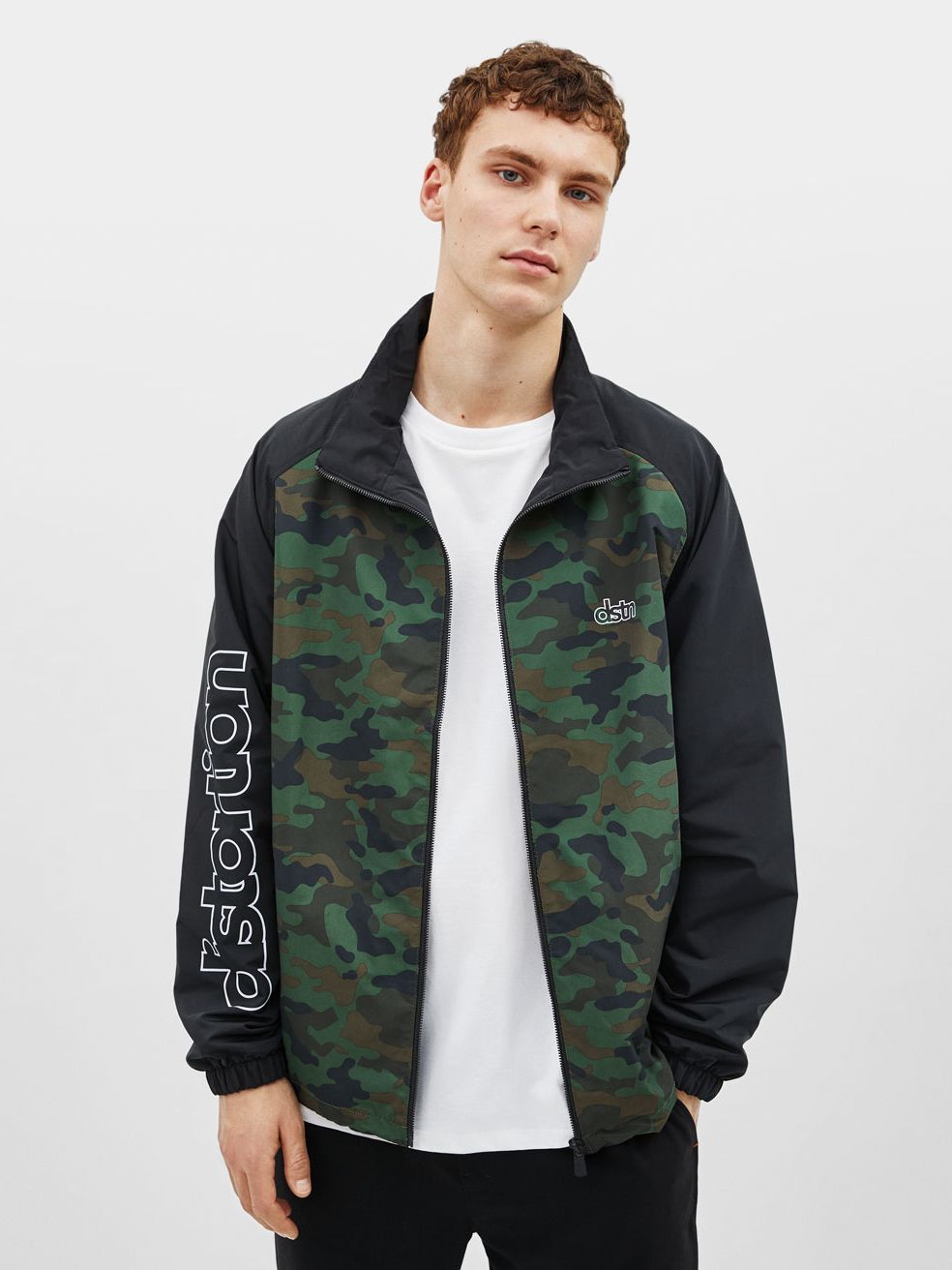 

Ветровка Bershka 1423-200-548 XS Хаки